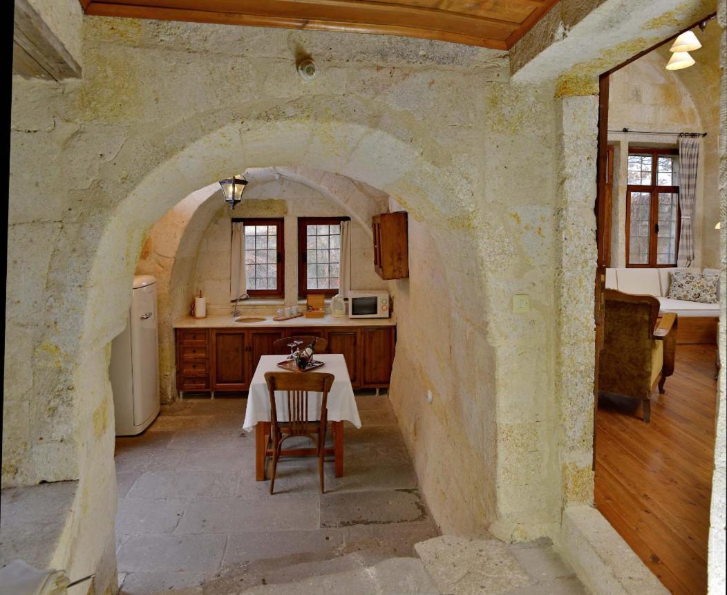 Esbelli Evi Cave Houses ウルギュップ エクステリア 写真